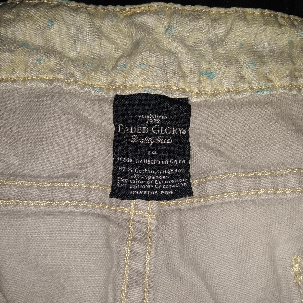 Capris - Picture 3 of 4
